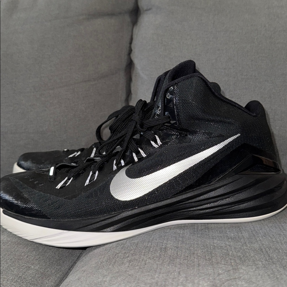 Nike Hyperdunk - image 1